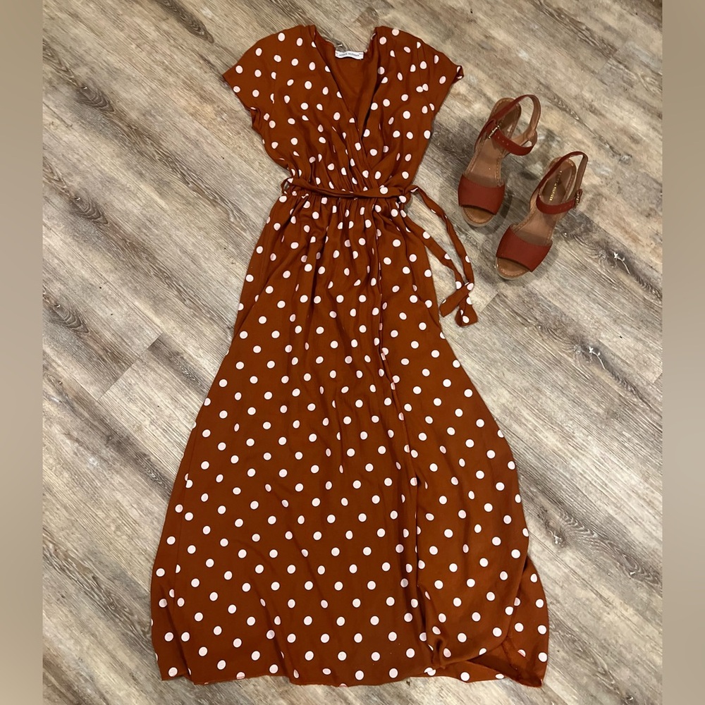 Italian made “Pretty Woman” faux wrap dress! 💃